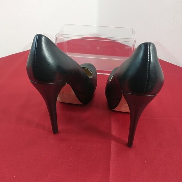 BARNEYS NEW YORK Women\'s SZ 8 Black Leather Stiletto Pumps Shoes .